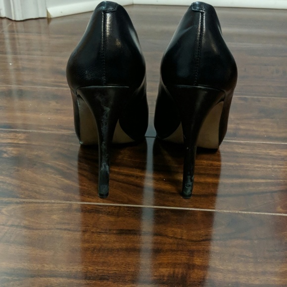 Heels - Picture 3 of 3